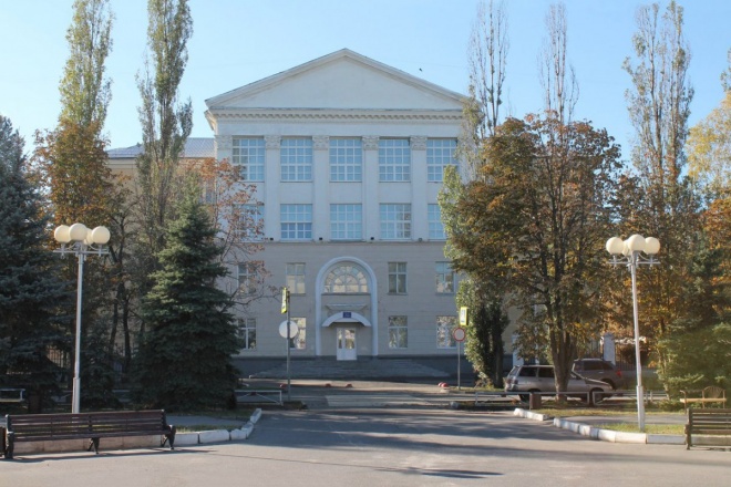 zarechenskiy-gimnazist-popal-pod-kolyesa-taksista