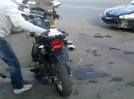 v-kuznetske-stolknulis-kalina-i-mototsikl