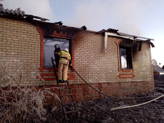 Двое взрослых погибли, двое детей пострадали при пожаре в Малой Сердобе