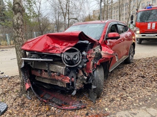 В Каменке при столкновении двух китайских кроссоверов пострадала женщина
