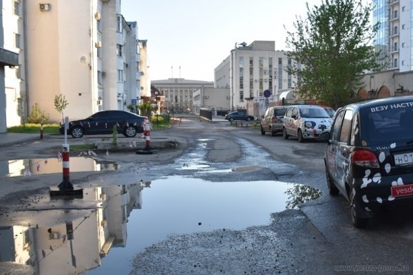 Глава Пензы усомнился в законности платных парковок в центре города