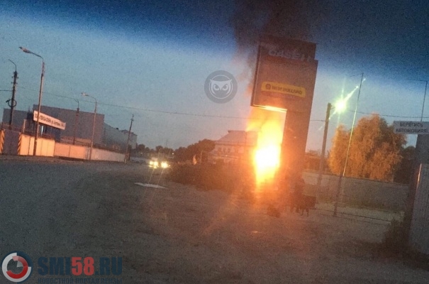 В Ухтинке полностью сгорел строительный вагончик