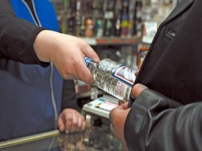 smert-za-200-rubley-zhiteley-sela-konstantinovki-travili-deshyevoy-nemarkirovannoy-vodkoy