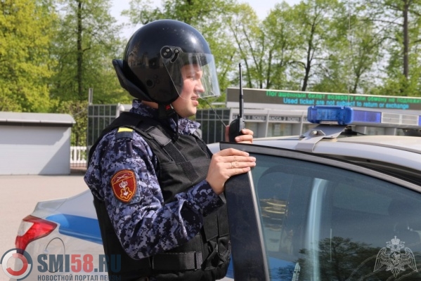 В Бессоновке росгвардейцы вовремя сообщили в пожаре в магазине