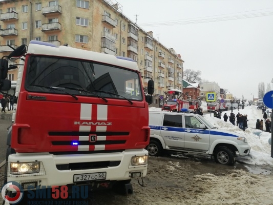 В Пензе из ТЦ «Высшая лига» эвакуируют людей:сработала пожарная тревога