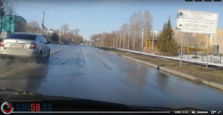 v-penze-voditel-sygral-v-shashki-i-proekhal-na-krasnyy