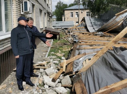 В Земетчинской районной больнице ураганом снесло крышу