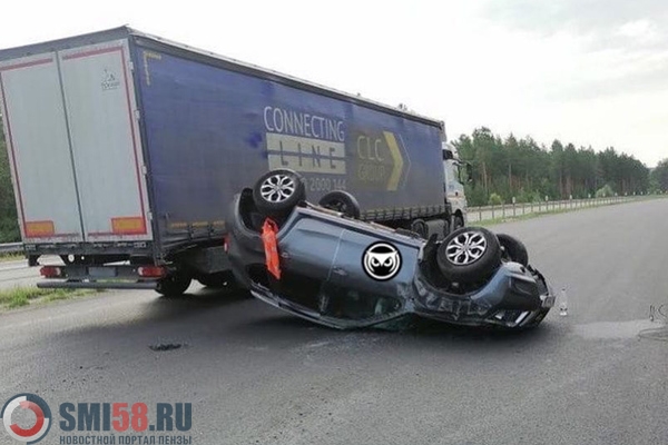 В ДТП под Пензой на трассе М-5 перевернулся автомобиль