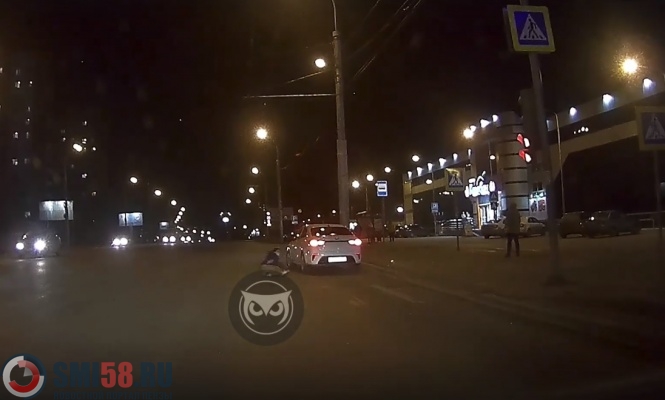 В Пензе таксист Uber сбил двух девушек