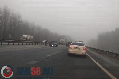 «В ДТП более шести машин». В Пензе произошла массовая авария