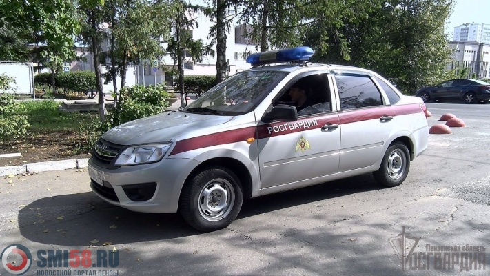 Подозреваемого в краже наушников задержали в микрорайоне Арбеково
