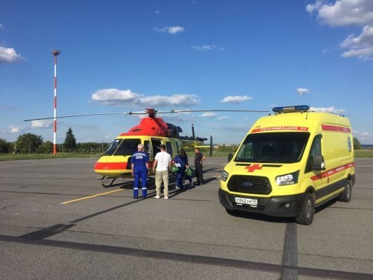 В больницы Пензы за день вертолетами доставили двух пациентов