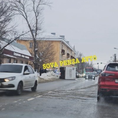 На улице Тухачевского в Пензе опрокинулся грузовик