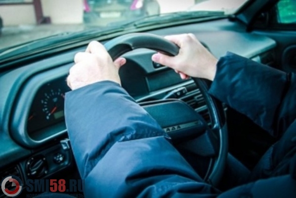 v-penzenskoy-oblasti-ugolovnik-brosil-ugnannyy-vaz-v-sosednem-dvore