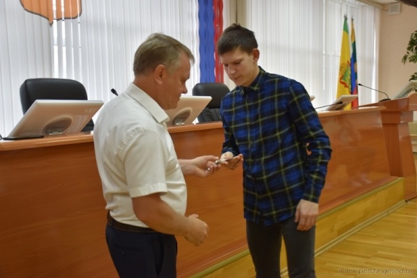 37 детей-сирот в Пензе получили ключи от квартир