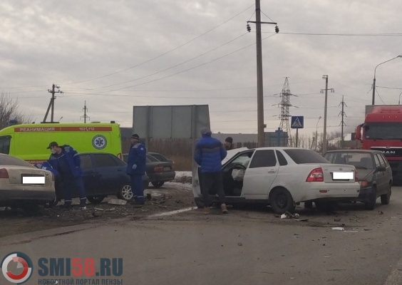 Массовое ДТП на улице Аустрина в Пензе спровоцировало серьезный затор