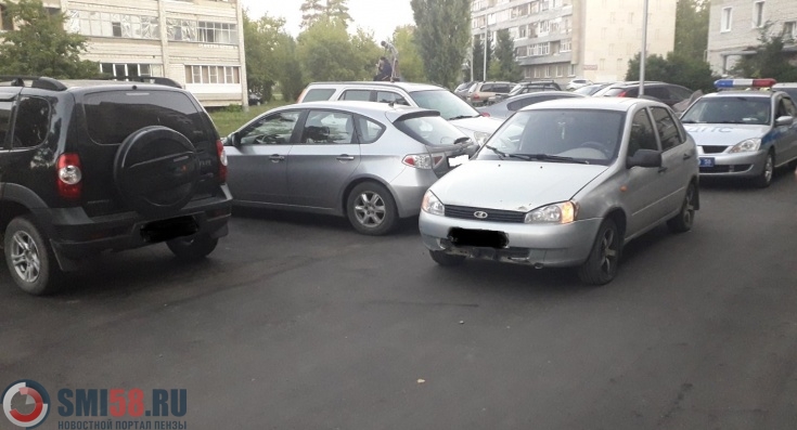 В Заречном во дворе дома ребенок попал под колеса автомобиля