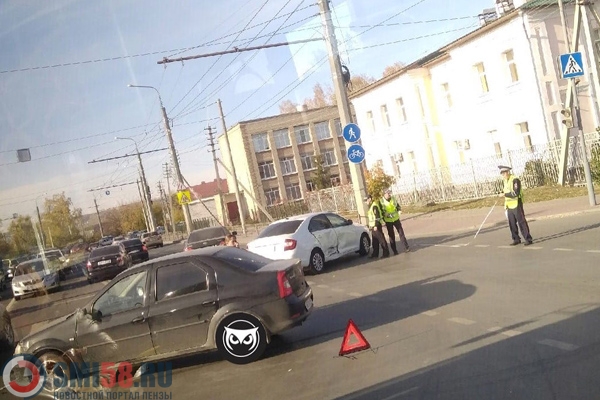 В Пензе в районе Терновки образовалась пробка из-за ДТП