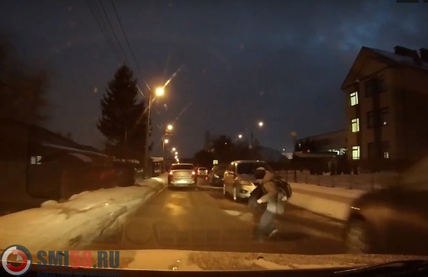 В Пензе ребенок неожиданно выскочил под колеса автомобиля