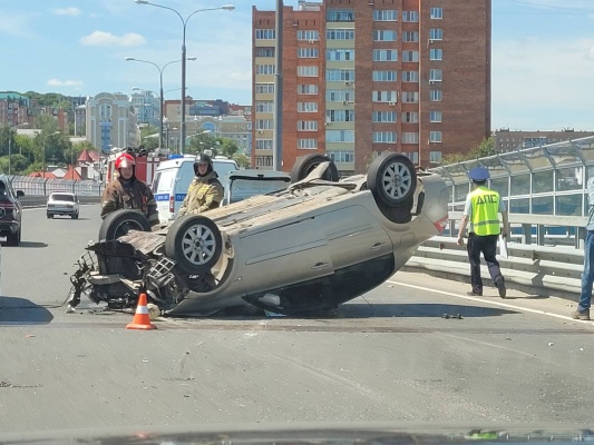 На мосту В.П. Капашина в Пензе перевернулся автомобиль