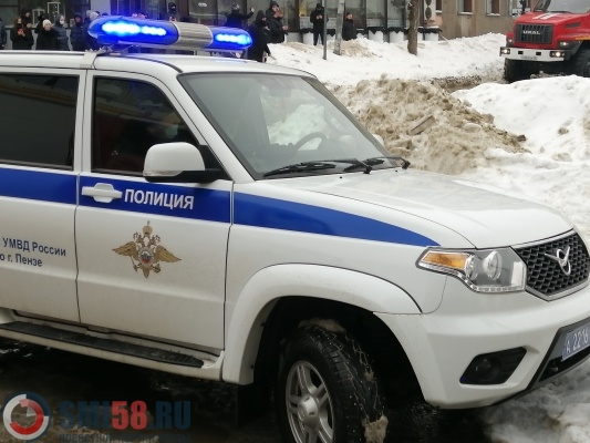 В Пензе на улице Дзержинского ограбили парфюмерный магазин