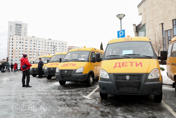 voditel-shkolnogo-avtobusa-v-kamenskom-rayone-ne-imel-prava-zanimat-svoy-post