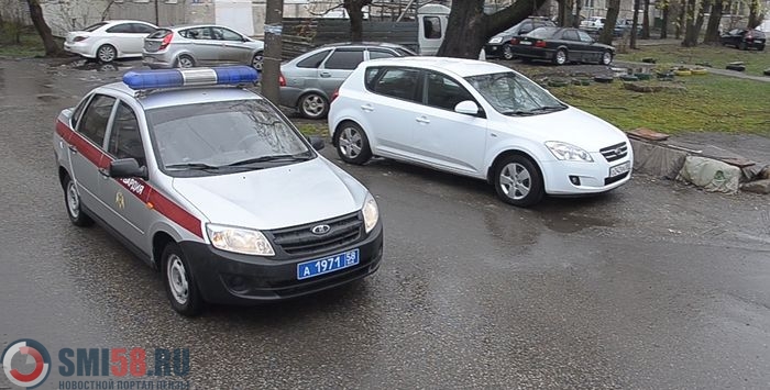 В Пензе автохам избил трубой мужчину во дворе жилой высотки