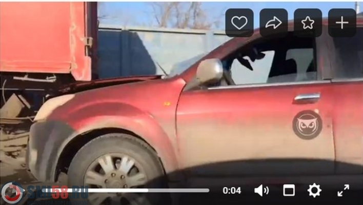 В Пензе водитель дорогого внедорожника взял на таран многотонную фуру