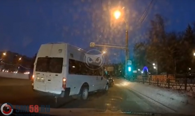 v-seti-poyavilos-video-momenta-dtp-s-marshrutkoy-v-penze
