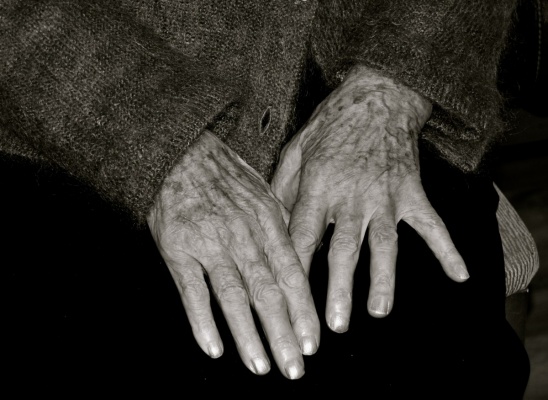 na-ulitse-minskoy-v-penze-prokhozhiy-ograbil-pensionerku