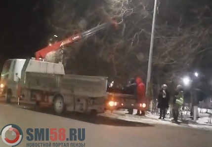 v-seti-vylozhili-video-s-mesta-dtp-s-dvumya-vazami-v-kuznetske