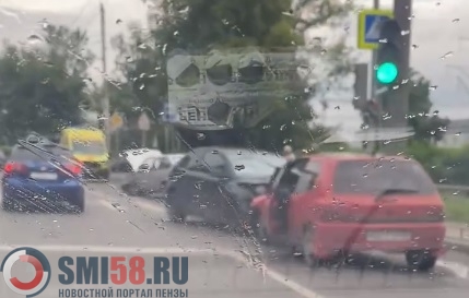 В массовом ДТП на Пензе-III пострадали три человека