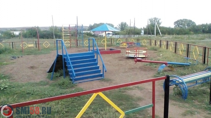 v-penze-detskie-ploshchadki-podgotovyat-k-letnemu-sezonu