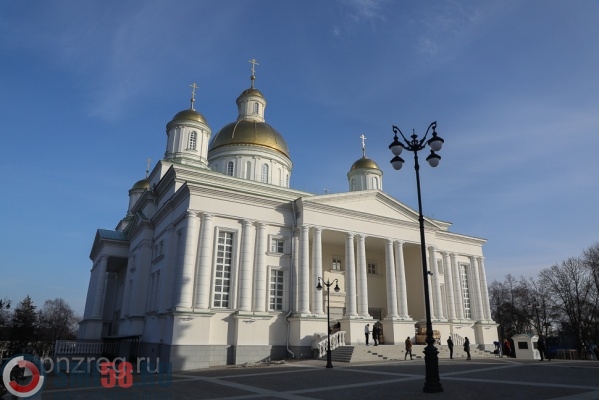 na-balkone-spasskogo-sobora-poyavitsya-posvyashchennaya-penzenskim-khramam-galereya