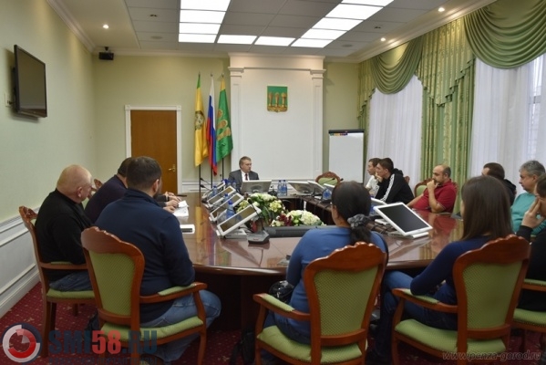 luzgin-o-budushchem-polya-pervomayskogo-deti-prodolzhat-trenirovatsya-besplatno