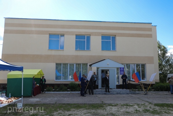 v-sele-nikolskogo-rayona-torzhestvenno-otkryli-obnovlennyy-dom-kultury