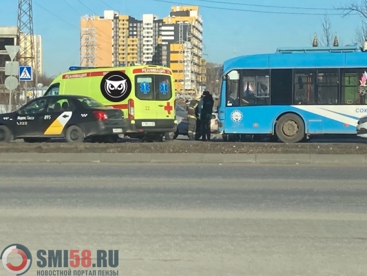 69-летняя женщина пострадала в ДТП с троллейбусом в Пензе