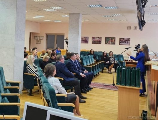 В Пензе еще 20 сиротам вручили ключи от новых квартир