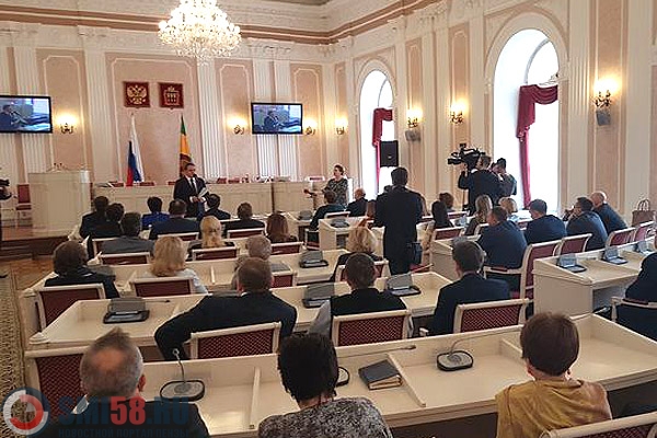 v-penzenskiy-gosarkhiv-peredany-unikalnye-dokumenty-zaksobra
