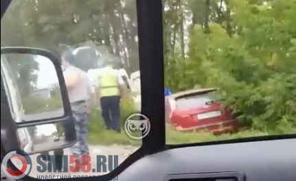 В Бессоновском районе иномарка попала в ДТП и сбила пешехода