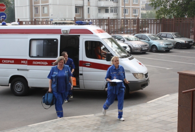 Подростка увезли с ЕГЭ на «скорой»