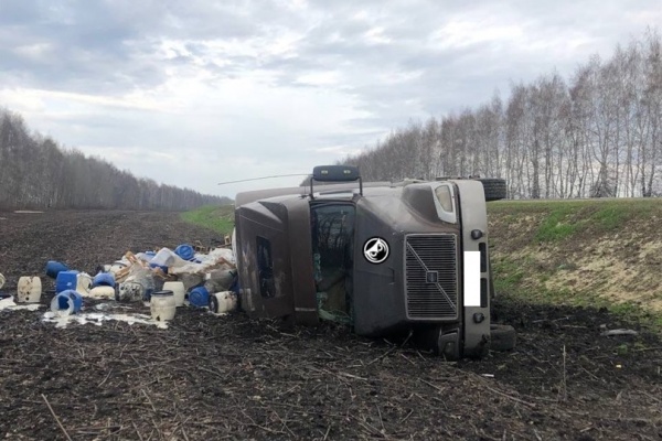 На трассе в Каменском районе перевернулась фура