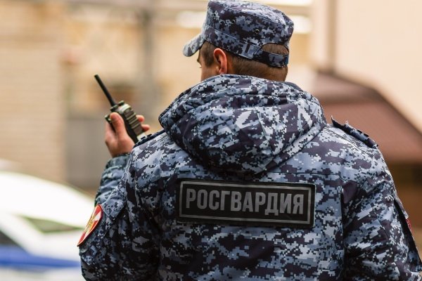 Пензенские росгвардейцы отговорили пенсионерку переводить деньги мошенникам