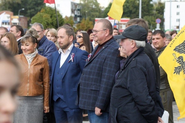 Более шести тысяч пензенцев приняли участие в митинге «Своих не бросаем»
