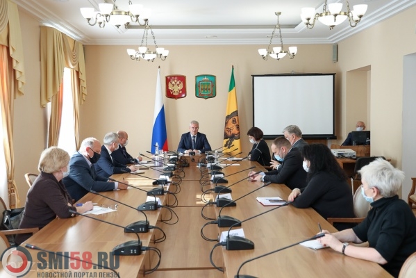 penzenskiy-gubeator-vstretilsya-s-glavnymi-vrachami-bolnits-iz-za-covid-19