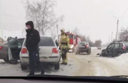 В массовом ДТП в Грабово пострадали два человека