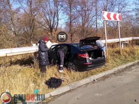 В Пензе женщина на иномарке врезалась в трубу и скончалась