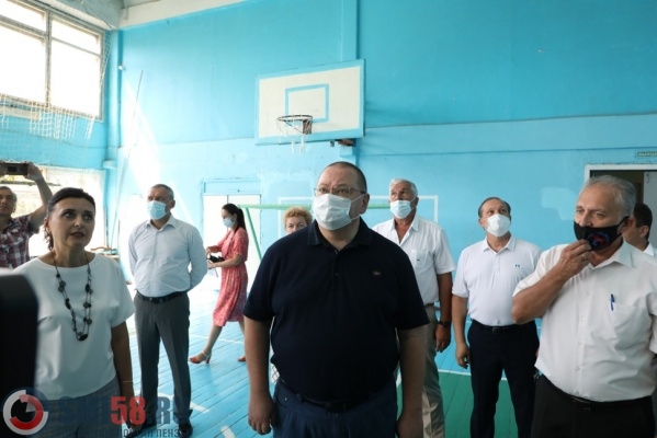 v-shkole-6-kuznetska-kapitalno-otremontiruyut-sportivnyy-i-aktovyy-zaly
