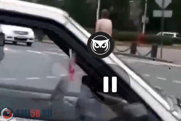 В Пензе по проспекту Победы гуляла обнаженная женщина