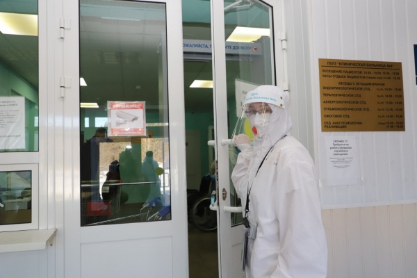 v-penze-mnogodetnuyu-mat-tri-mesyatsa-lechili-ot-koronavirusnoy-infektsii